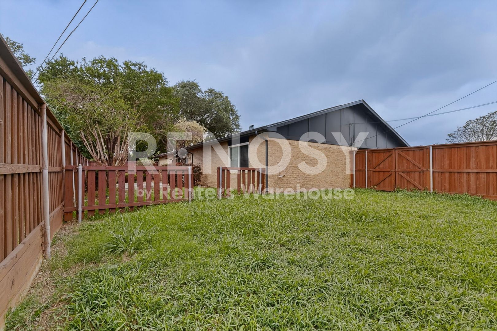 Building Photo - 913 Overdowns Dr