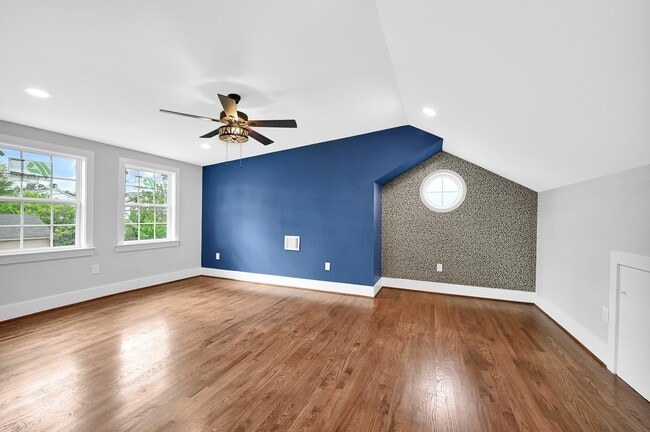 Building Photo - 3343 Tampa St