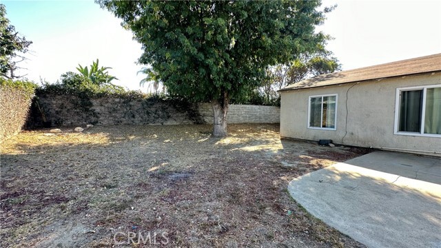 Building Photo - 2057 S Cherry Ave