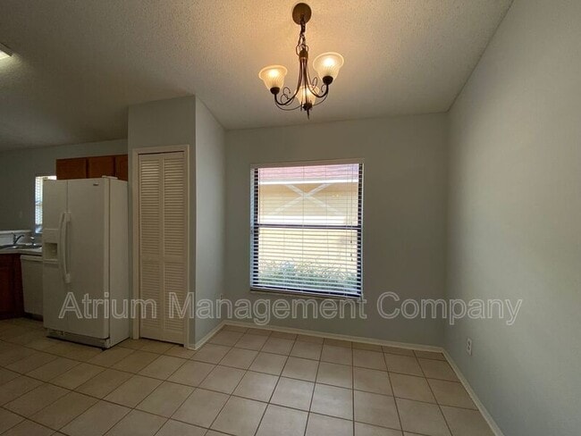 Building Photo - 277 Lakebreeze Cir