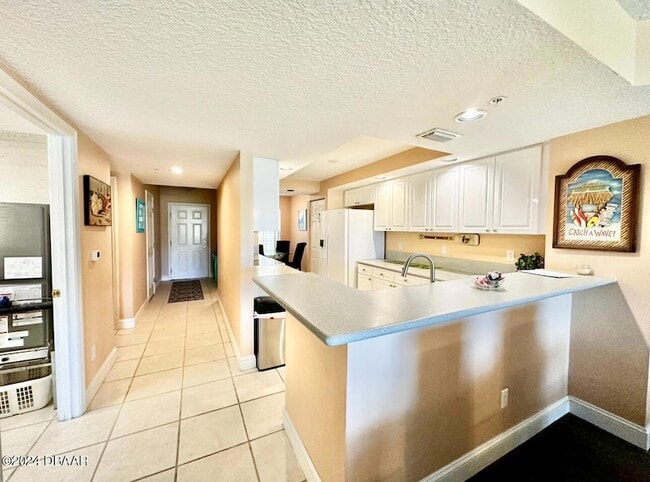 Building Photo - 4670 Links Village Dr