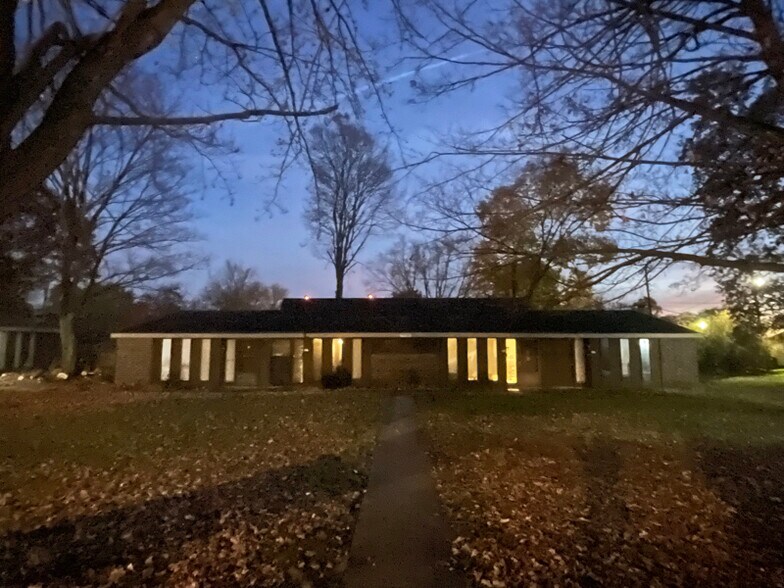 Building Photo - 4920 Old Maysville Rd