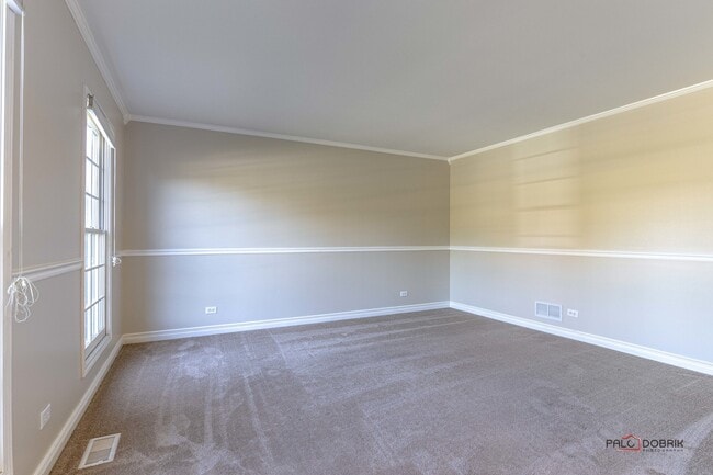Building Photo - 1214 Shoreline Dr