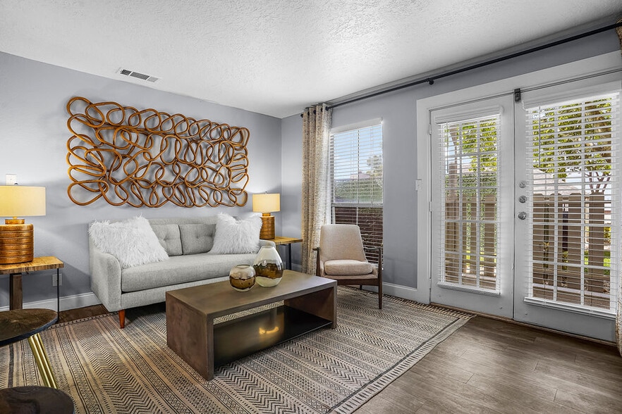 Primary Photo - Telegraph Hill