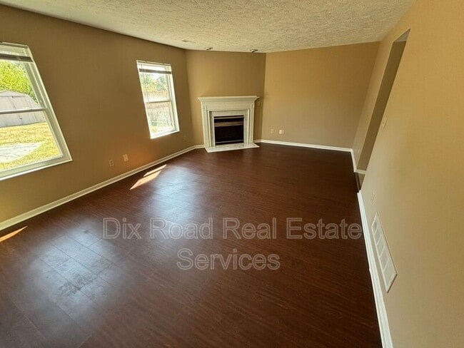 Building Photo - 590 Pine Hill Pl