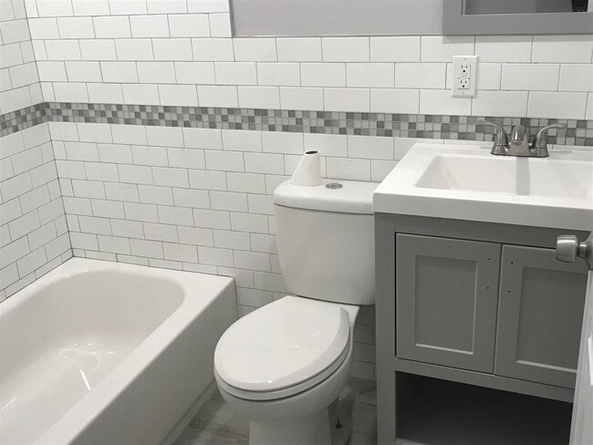 Building Photo - 1401 27th St