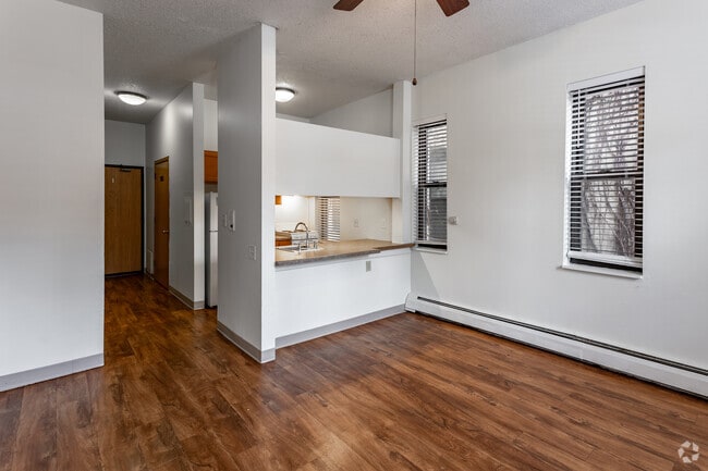 Interior Photo - The Roselle