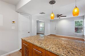 Building Photo - 7685 Northcross Dr