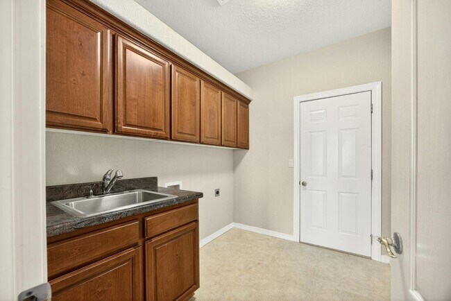 Building Photo - 460 Robert Trent Jones Blvd