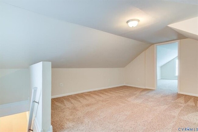 Building Photo - 5 N Oak Ave