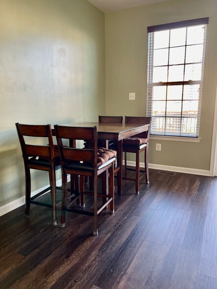 Building Photo - 23141 Foxglove Way