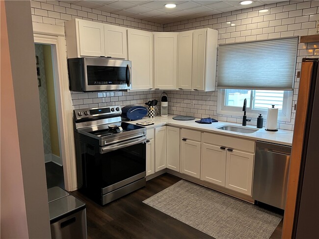 Building Photo - 36 Lansdale St