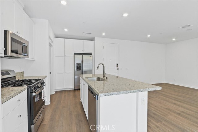 Building Photo - 960 N Tangent Privado