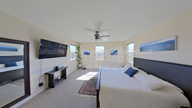 Building Photo - 6620 Calle Koral