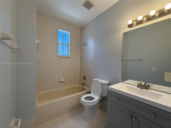 Building Photo - 4096 SW 158th Ave