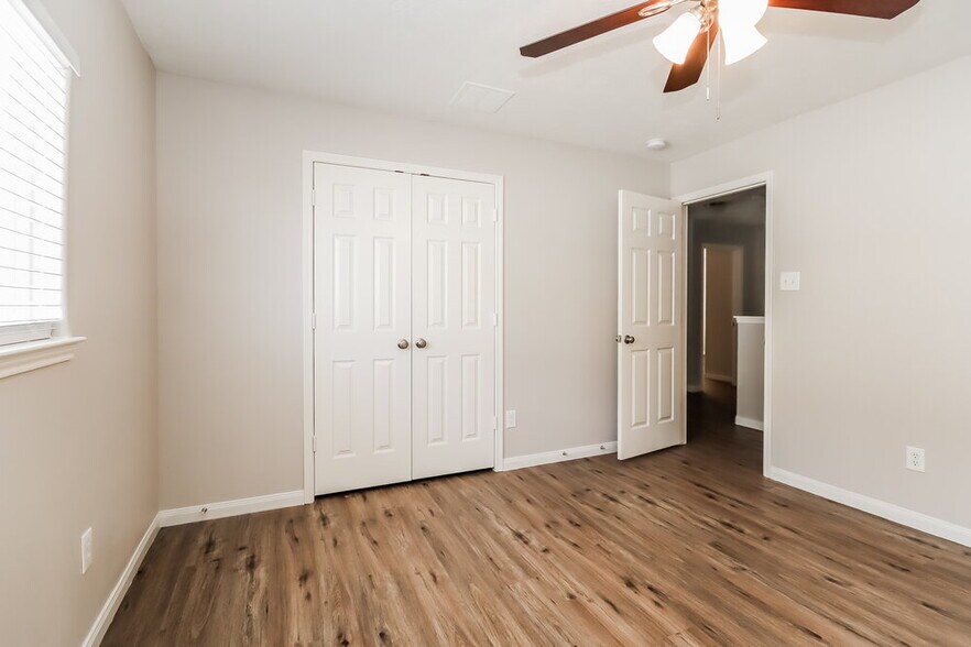 Building Photo - 21619 Kingston Terrace Ln