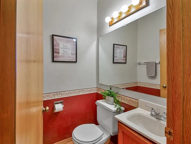 Building Photo - 1262 S Quincy St