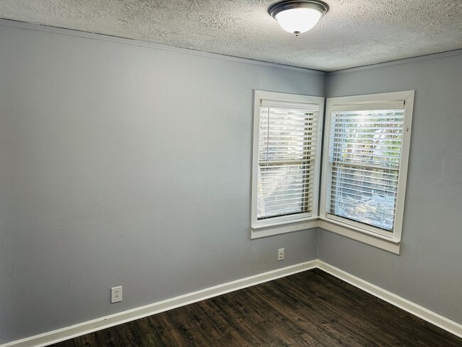 Building Photo - Charming Updated Home Centrally Located