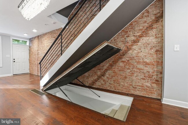 Building Photo - 2407 Grays Ferry Ave