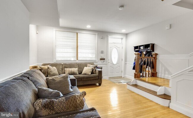 Building Photo - 920 S 16th St