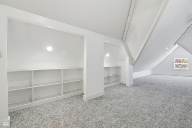 Building Photo - 29 N State Ave