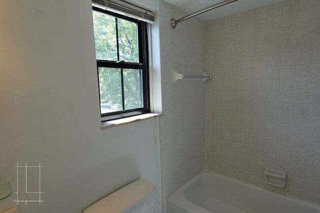 Building Photo - 490 City Park Ave