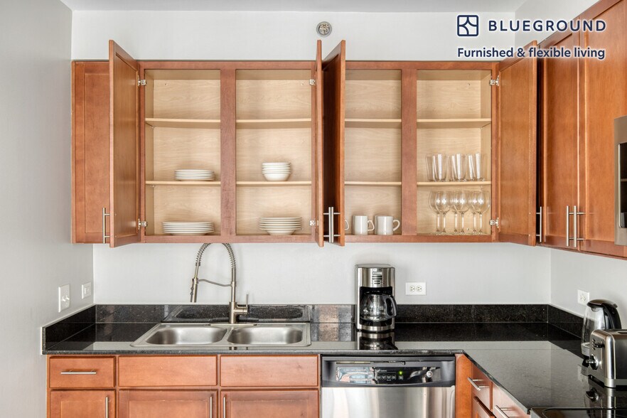 Building Photo - 210 N Wells St