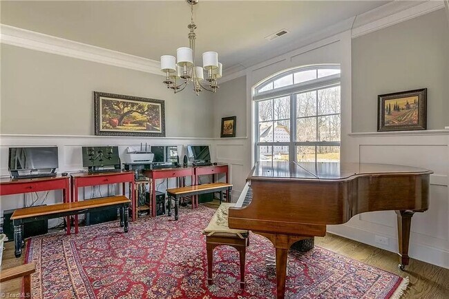 Building Photo - Executive home in popular Lewisville