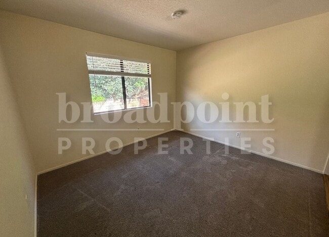 Building Photo - 2148 Skyview Glen