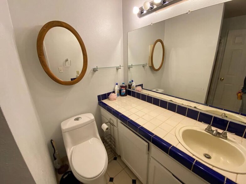 Building Photo - 12608 SE Cora St