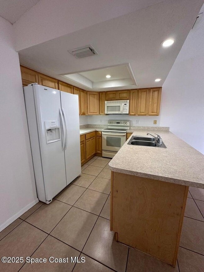 Building Photo - 1217 Schumann Dr