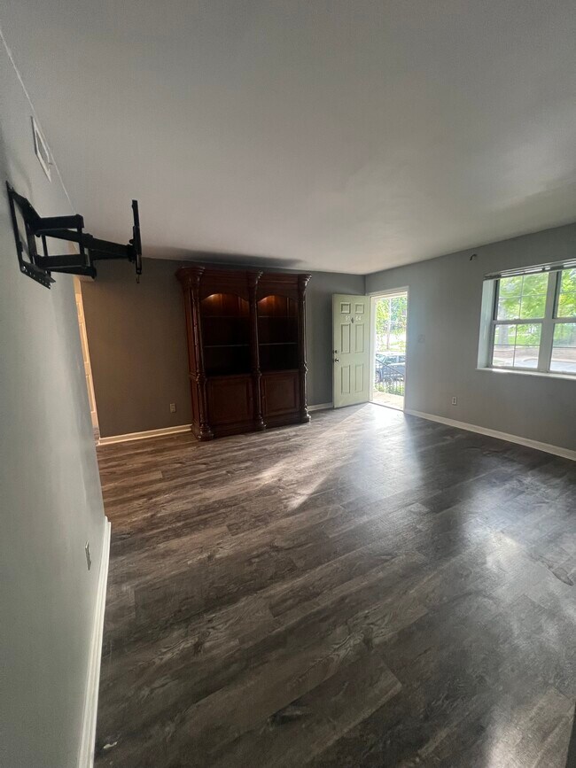 Primary Photo - 9164 N Swan Cir