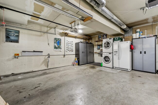 Building Photo - 464 Christie Dr