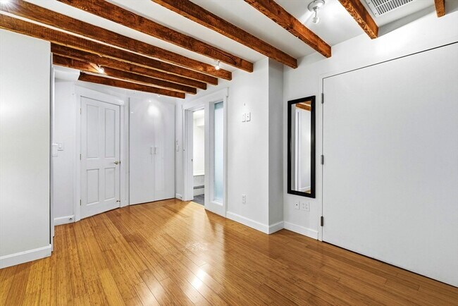 Building Photo - 11 Fayette St