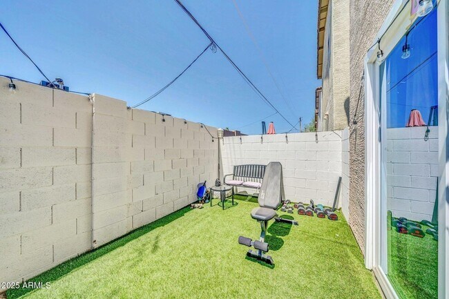 Building Photo - 3034 N 39th St