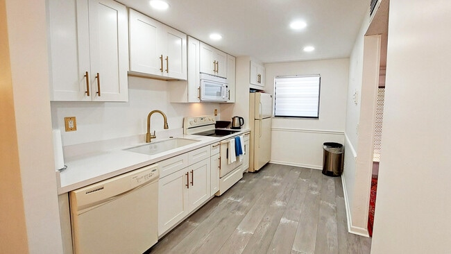 Building Photo - 367 S Federal Hwy