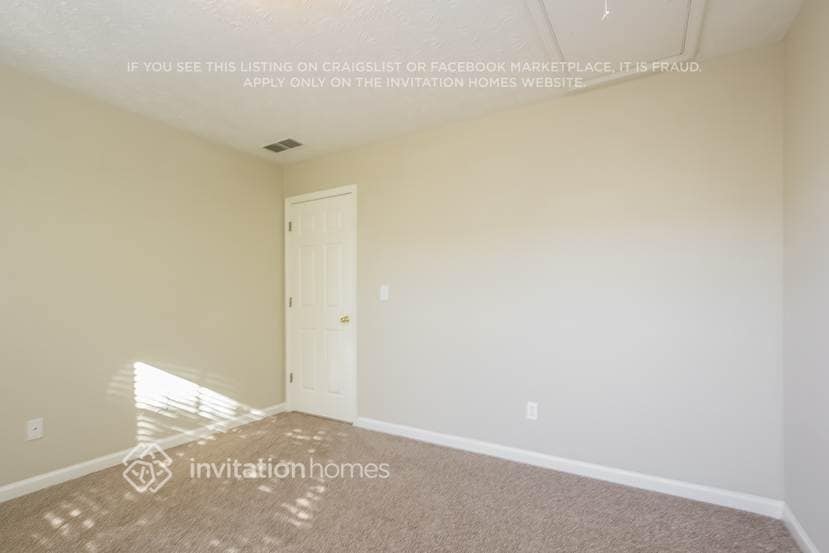 Building Photo - 755 Clairidge Ln SW