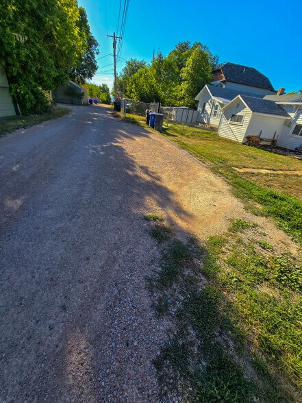 Building Photo - 515 E New York St