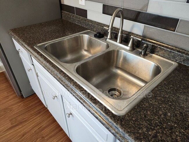 Building Photo - 717 N Bliss St