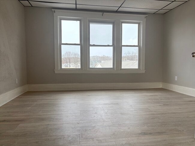 Building Photo - 797 Carew St