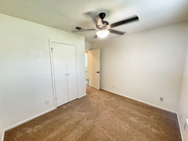 Building Photo - Charming 3-Bedroom 2- Bath home in New Bra...