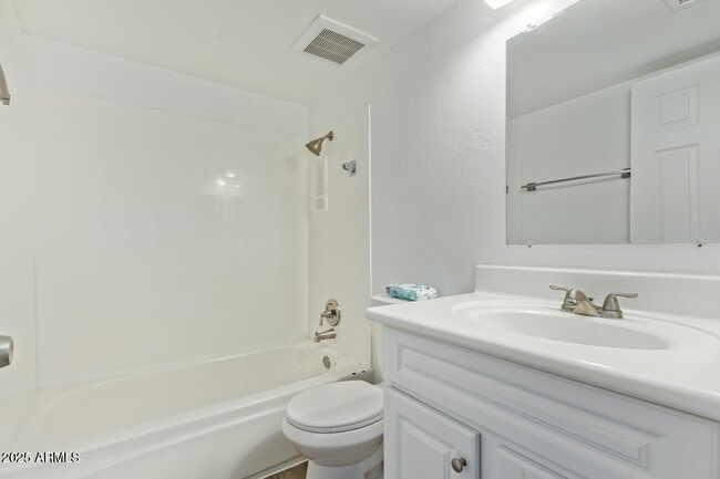 Building Photo - 17042 E Calle Del Oro