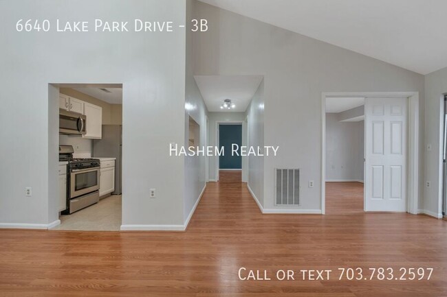 Building Photo - 6640 Lake Park Dr