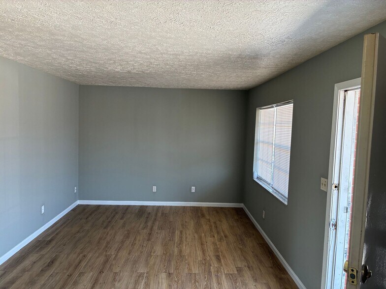 Building Photo - New Cut Apartments