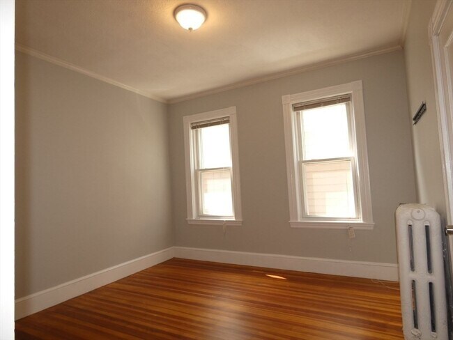 Building Photo - 77 St Andrew Rd