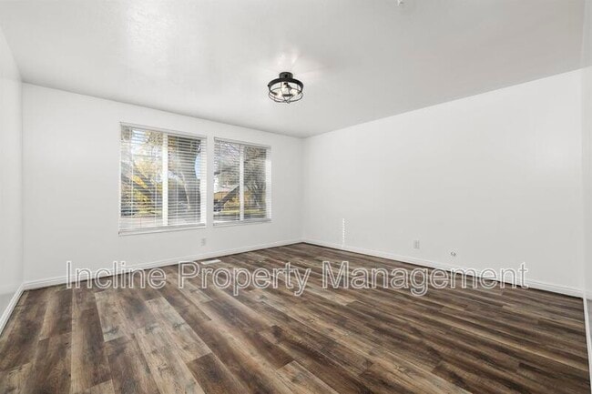 Building Photo - 10551 Violet Dr