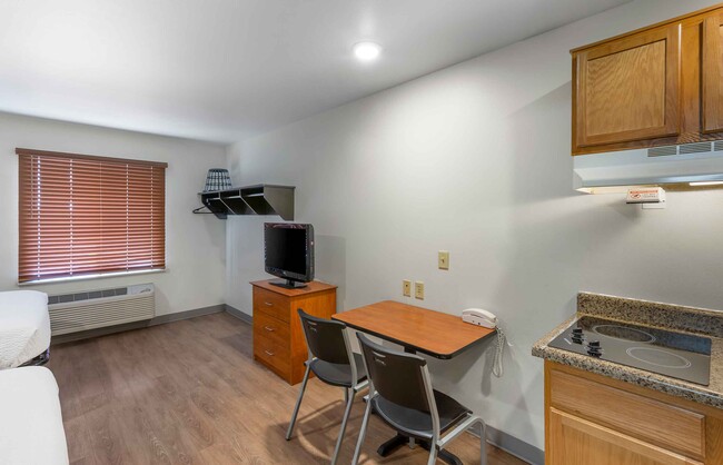 Building Photo - Furnished Studio-Ogden