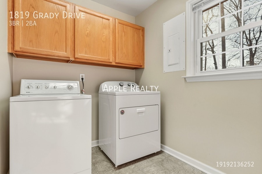 Building Photo - 1819 Grady Dr