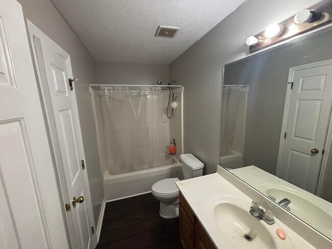 Building Photo - 2852 Ryan Cir