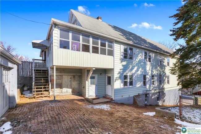 Building Photo - 746 N Washington St